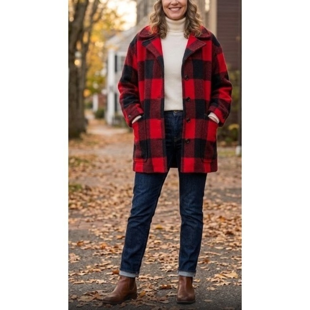 Woolrich Woman Vintage Buffalo Plaid Wool Blend Coat Red Black Size Medium‎